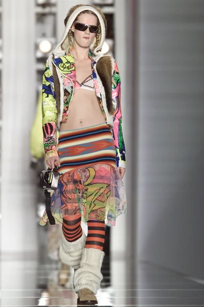 Look 16